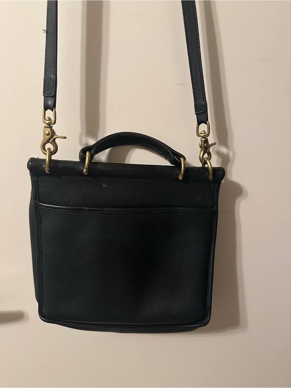 Vintage Coach Willis Midmight Blue Leather with brass accents shoulder bag! - Picture 5 of 10